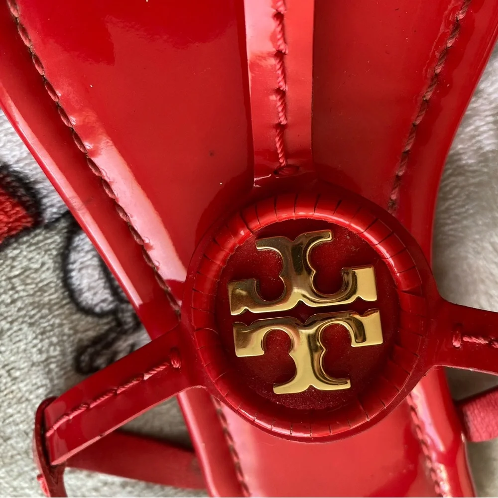 Tory Burch Dillan Ruby Jewel Patent Leather Flat Sandal‎ size 7.5